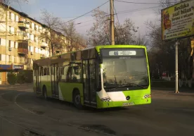 Йўловчилар йўналишлар бўйича қатновчи автобусларда учраётган муаммоларга ечим излашмоқда фото
