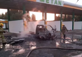 Фарғонадаги АГТКШда автомобиль ёниб кетди фото
