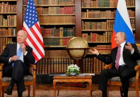 Путин ва Байден учрашувда бир-бирига қандай совға бергани маълум бўлди фото