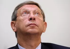 “МТС”нинг бош ҳиссадорига Россиядан чиқиш ҳуқуқини берувчи паспортини қайтариб беришди фото