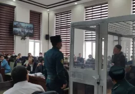 Milliy gvardiya xodimining to‘pponchasini olib qo‘ygan shaxs sudda kechirim so‘radi фото