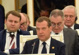 Medvedev Toshkentdagi majlisda dollardan voz kechishni taklif qildi фото