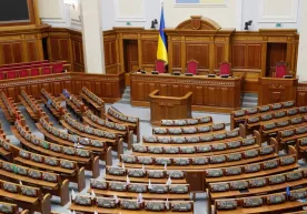 Ukrainada deputatlarni urushga yuborish taklif etildi фото