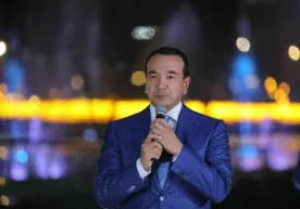 Озодбек Назарбеков Туркманистонда хизмат кўрсатган артист унвони билан мукофотланди фото