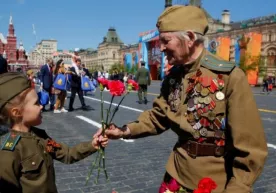 Moskva Tramp, Kim Chen In va Jonsonni g‘alabaning 75 yilligiga taklif etdi фото