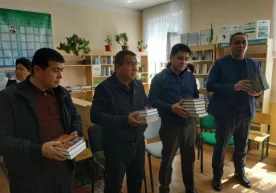 Kitob ulashish orqali ziyo, mehr ulashishga ham erishiladi (foto) фото
