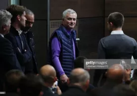 Joze Mourinyu "Tottenxem" murabbiyi bo‘lganidan so‘ng MYudagilardan 50ta qutlov xabari oldi фото