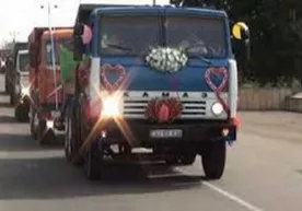 Toʻy kortejiga chiqmagan shu kamaz(lar) qoluvdi (video) фото