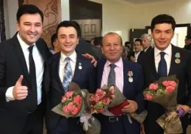 Шавкат Мирзиёев Фармонига асосан бир гуруҳ санъаткорларга мукофотлар топширилди фото