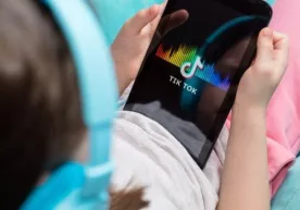 TikTok вояга етмаганлар учун вақт чегарасини ўрнатади фото