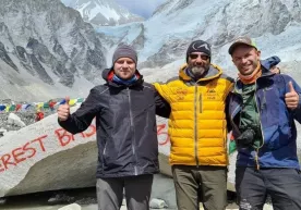 O‘zbekistonlik alpinist 1 iyun kuni Everest cho‘qqisiga ko‘tarildi фото