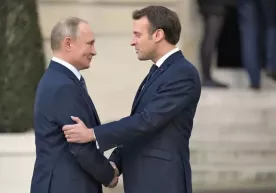 Макрон Путин билан музокара ўтказиш учун Москвага келди фото