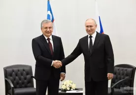 Shavkat Mirziyoyev Qozon shahrida Vladimir Putin bilan uchrashdi фото