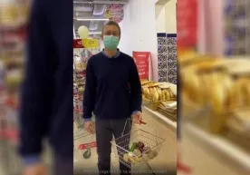 Supermarketda kartoshka bilan nonni bitta savatga solib, o‘zbeklarga sog‘liq tilagan AQSH elchisi muhokamalarga sabab bo‘ldi (video) фото