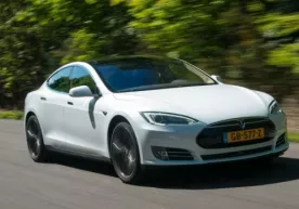 Tesla автопилоти тўқнашувни олдиндан айта олди фото
