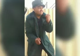 “Лайк” васвасаси: Сирдарёда ИИБ ходими кийимида рақсга тушган йигит 8 суткага қамалди фото