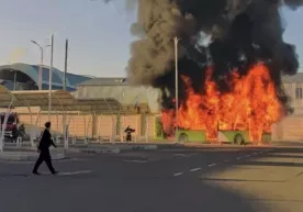 Toshkentda yo‘lovchi avtobusida yong‘in chiqdi фото
