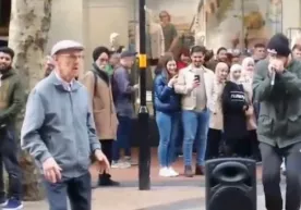 Raqsga tushayotgan pensioner Internet yulduziga aylandi (video) фото