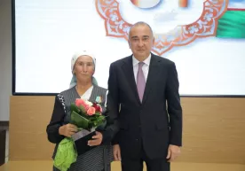 Ҳеч кимдан қарзи йўқ кўча супурувчиси билан суҳбат фото