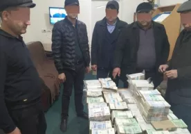 Сариосиёда банк ходимлари ўқитувчиларнинг 1,2 млрд сўмини ўзлаштириб юборгани аниқланди фото