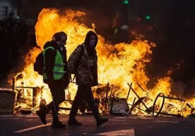 Макрон Францияда фавқулодда вазият эълон қилди (видео) фото