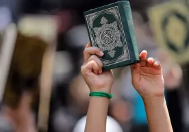 Shvetsiyada Qur’onni yoqish nima uchun taqiqlanmasligi ma’lum qilindi фото