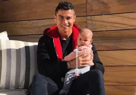 Internetga Ronalduning qizi bilan birga tushgan surati joylashtirildi фото