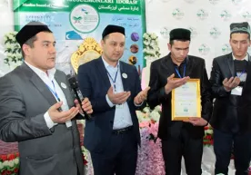 Qur’on musobaqasida ro‘y bergan voqea ko‘pchilikning ko‘ziga yosh keltirdi фото