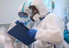 Olim koronavirus mutatsiya qilgani sababli uning yuquvchanligi 30 foizga ortganini ma’lum qildi фото