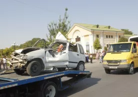 Farg‘onada YTHga uchragan avtomobillar «paradi» bo‘lib o‘tdi (foto) фото