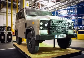 Икки минг кишини тўйдирса бўладиган Land Rover Defender торти (видео) фото