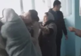 Namanganda o‘qituvchi va maktab direktorining farzandlari mushtlashdi (video) фото