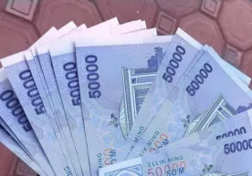 Oʻzbekistonda 100 ming soʻmlik banknotlar chiqariladi фото