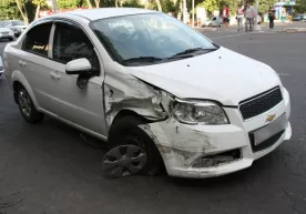 Toshkentda Nexia-3, Cobalt va Lacetti o‘zaro to‘qnashdi (foto) фото