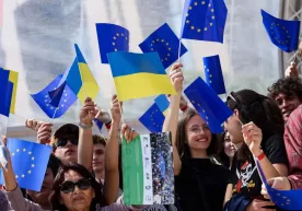 YEI fuqarolarining deyarli uchdan ikki qismi Kiyevga harbiy yordamni qo‘llab-quvvatladi фото