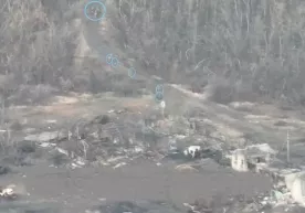 Ukraina armiyasi Avdeyevkadagi tumandan chekindi, rus qo‘shinlari shaharga ichkariroq kirdi фото