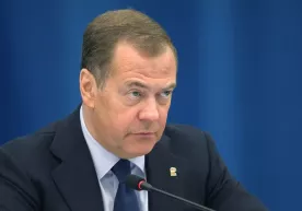 Medvedev: “Britaniya qo‘shinlarining Ukrainaga kiritilishi Rossiya Federatsiyasiga urush e’lon qilishdir” фото