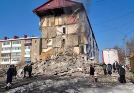 Сахалинда 5 қаватли уй портлаб, қулаб тушиши оқибатида 7 киши ҳалок бўлди (видео) фото