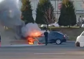 Тошкент шаҳрида Cobalt автомашинасида ёнғин содир бўлди фото