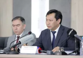 Коронавирус беморлари қандай дорилар билан даволаняпти? фото