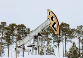 Путин ОПЕК+ ва АҚШ билан биргаликда нефть қазиб олишни қисқартиришга тайёрлигини билдирди фото