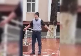 Фарғонада фуқаро Халқ қабулхонаси олдида томирларини кесишга уринди (видео) фото