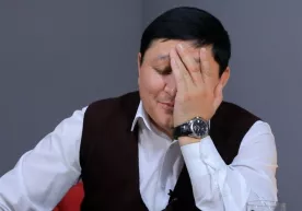 Avaz Oxun hokimning ustidan kulgani uchun tungi uch yarimgacha latifa aytgani haqida (video) фото