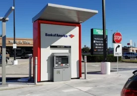 Bankomat 20 dollarlik kupyura o‘rniga 100 dollar kupyurani tarqatib yubordi фото