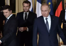 Putin Zelenskiyga qanday noqulay savol berganini aytdi фото
