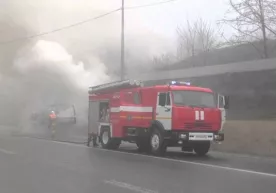 Toshkent shahrida Toyota avtomobili yonib ketdi фото