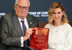 АҚШ Украина халқини Dissident Human Rights Award мукофоти билан тақдирлади фото