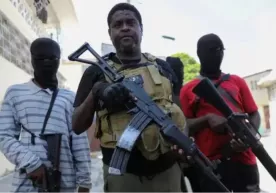 Haitida jinoiy guruh politsiya akademiyasi va aeroportga hujum qildi фото