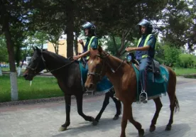 Nukusda otliq va velosipedli patrul xizmati yo‘lga qo‘yildi фото