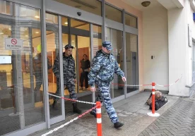 Xodorkovskiyning tashkiloti ofislarida tintuvlar o‘tkazildi фото